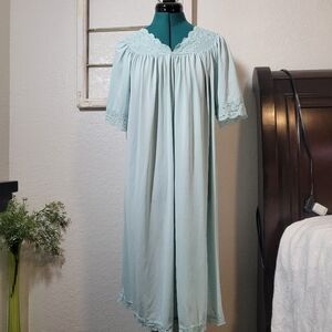 Vintage Shadowline Baby Blue Nghtgown with Lace Embroidered Trim Size Medium